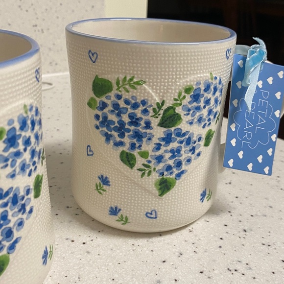 NWT.  Set of 2, Petal and Pearl, 24oz., ceramic mugs. - Picture 3 of 15